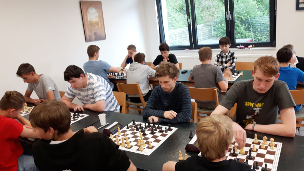 Platz 2 für die U-20 bei der Vierer-Schnellschach-Meisterschaft